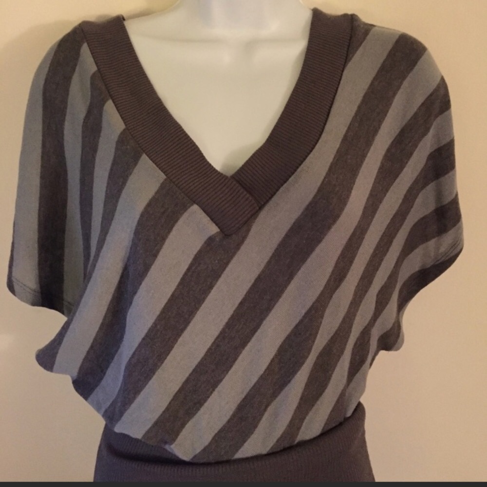 Like New Gray Top